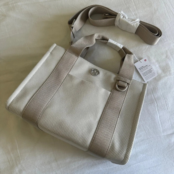 lululemon athletica Handbags - 🆕 Lululemon Two Toned Canvas Tote Bag Mini 4.5L Mojave Tan Light Ivory